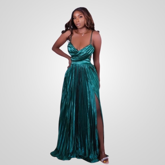 HAVING A MOMENT HIGH SLIT MAXI DRESS IN EMERALD GREEN - Picture 1 of 9